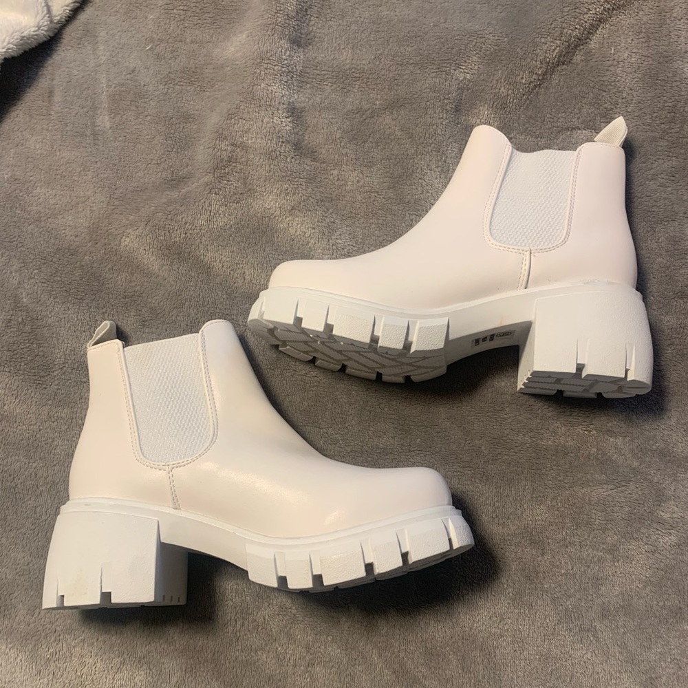 Brand new white boots, never worn